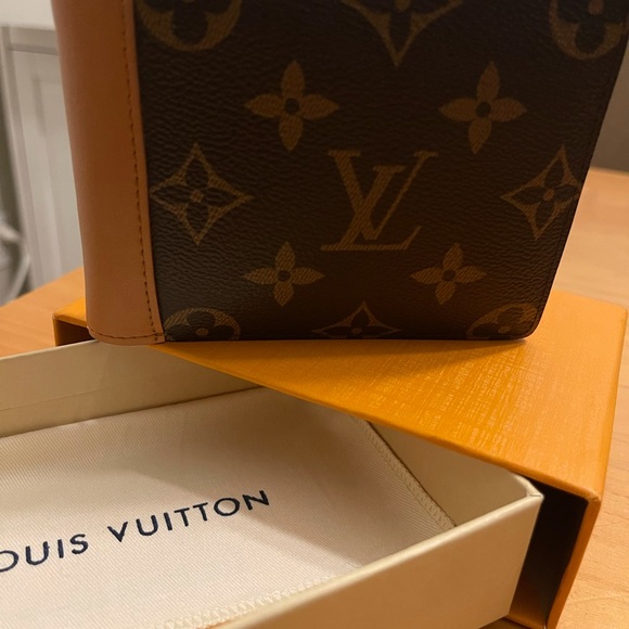 Louis Vuitton Mens Wallet Monogram special edition - Picture 7 of 8